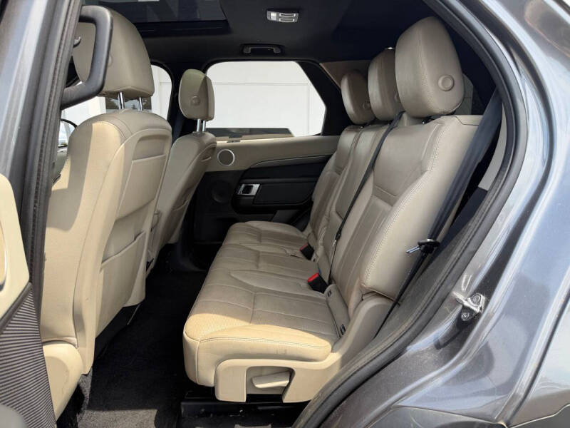 2017 Land Rover Discovery SE