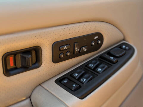 2003 Cadillac Escalade