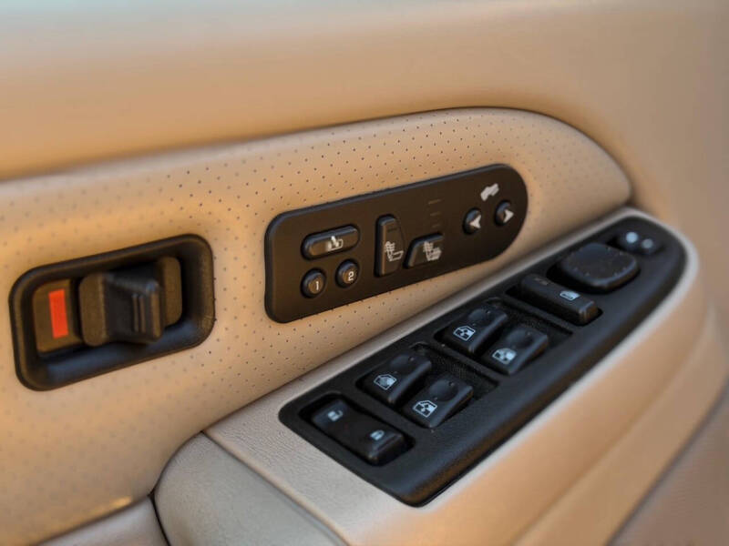 2003 Cadillac Escalade