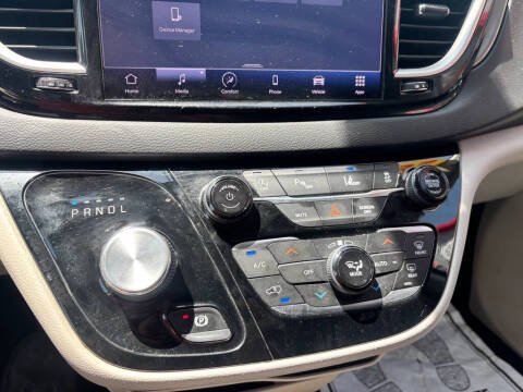 2022 Chrysler Pacifica Touring L