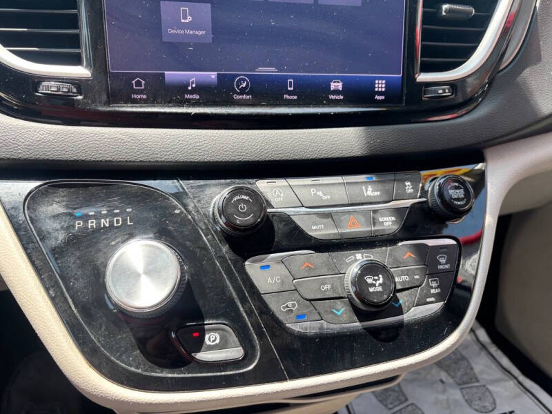 2022 Chrysler Pacifica Touring L