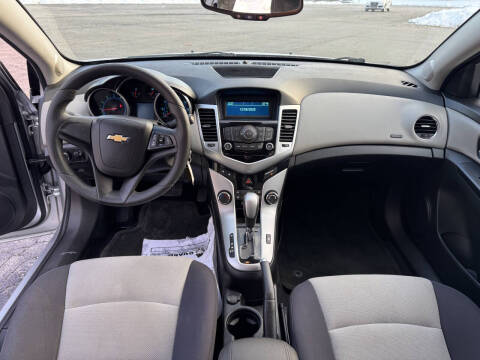 2013 Chevrolet Cruze LS Auto