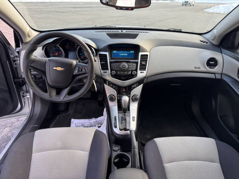 2013 Chevrolet Cruze LS Auto