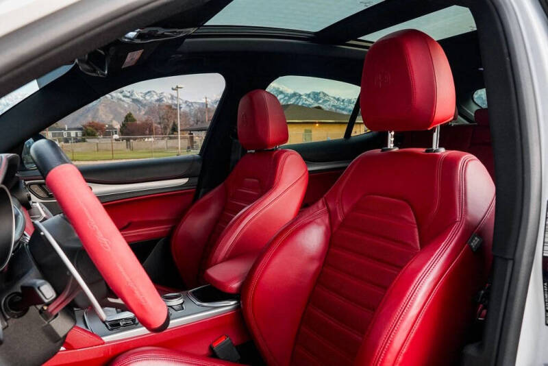 2021 Alfa Romeo Stelvio Ti Sport