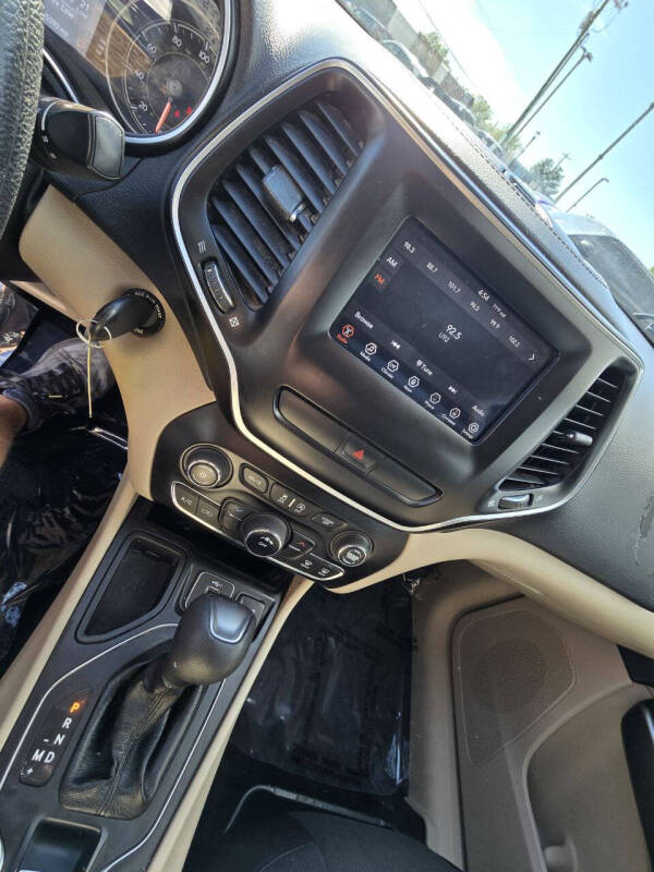 2019 Jeep Cherokee Latitude
