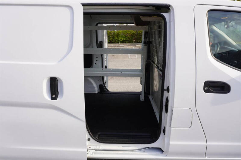 2017 Nissan NV200 SV