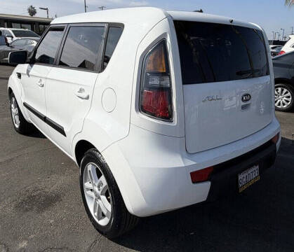 2011 Kia Soul +