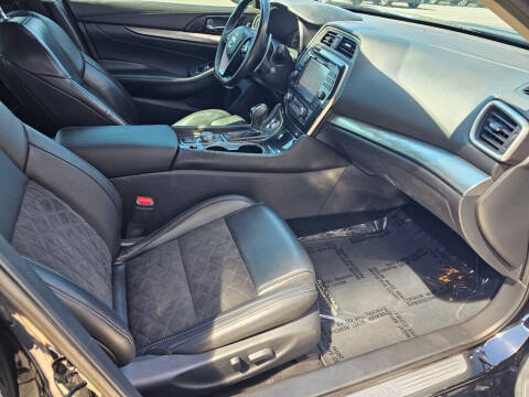 2017 Nissan Maxima
