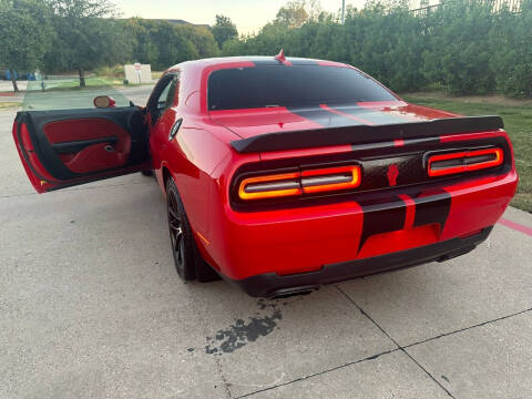 2015 Dodge Challenger R/T Scat Pack Shaker