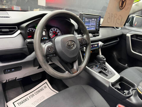 2019 Toyota RAV4 LE