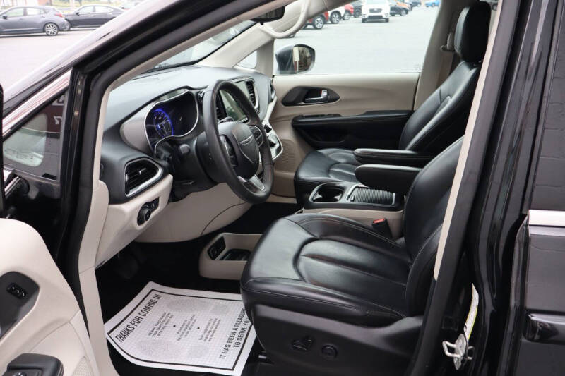 2023 Chrysler Pacifica Touring L