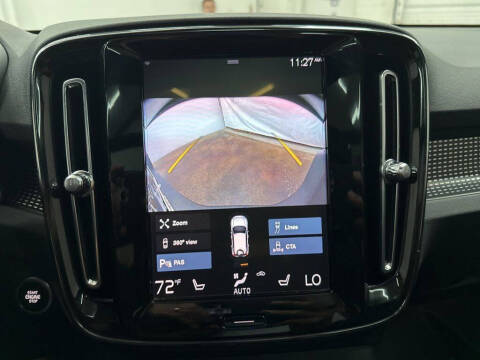 2022 Volvo XC40 T5 R-Design