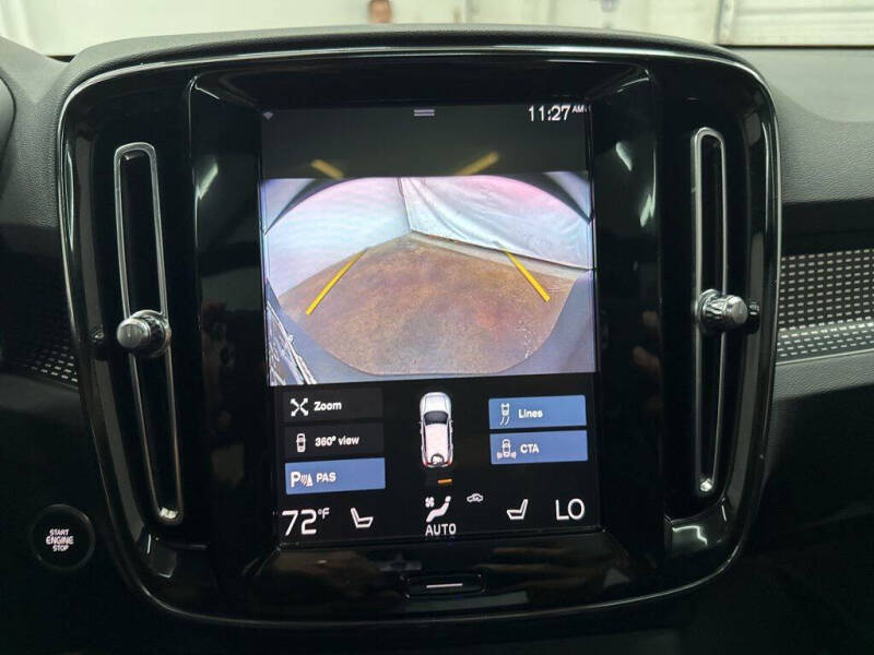 2022 Volvo XC40 T5 R-Design