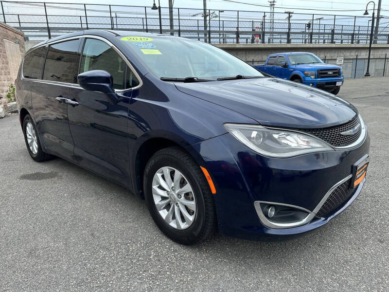 2019 Chrysler Pacifica Touring Plus