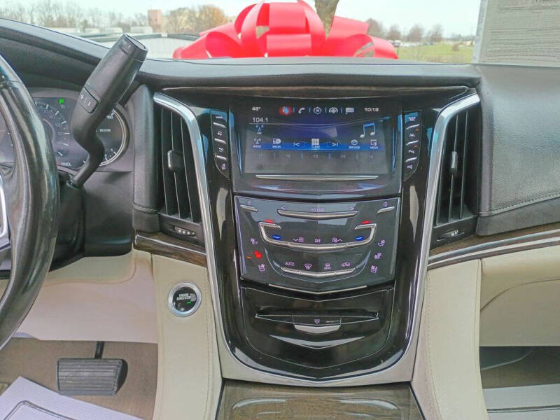 2018 Cadillac Escalade Luxury