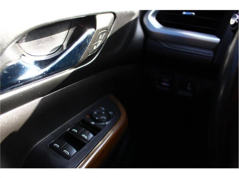 2017 GMC Acadia SLE-1