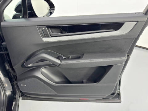 2024 Porsche Cayenne Coupe