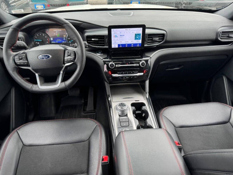 2024 Ford Explorer ST-Line