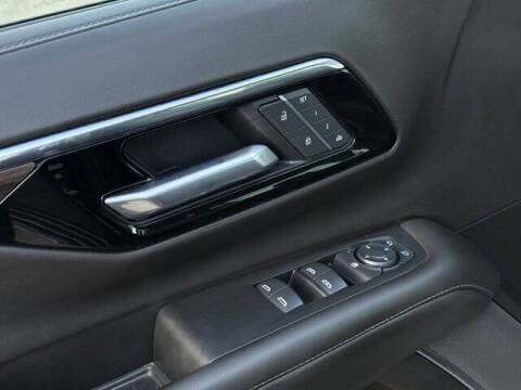 2025 Chevrolet Suburban LT