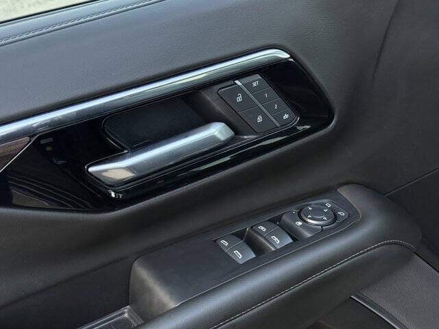 2025 Chevrolet Suburban LT