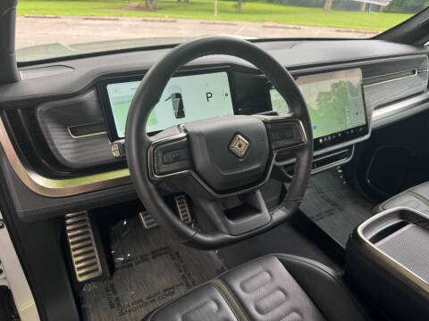 2023 Rivian R1S Adventure