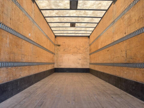 2015 Isuzu NRR 24FT Box Van