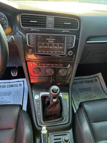 2017 Volkswagen Golf GTI SE