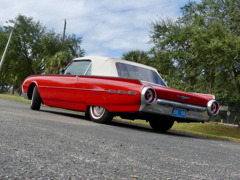 1962 Ford Thunderbird