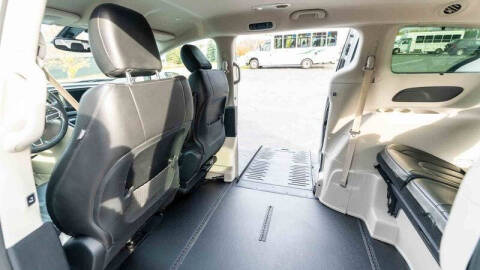 2020 Chrysler Pacifica Touring L