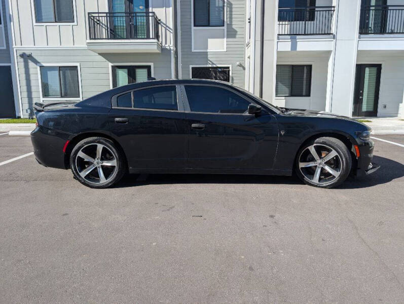 2017 Dodge Charger SXT