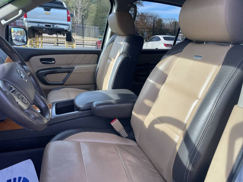 2015 Nissan Armada Platinum