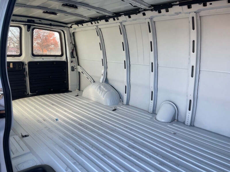 2025 Chevrolet Express 3500