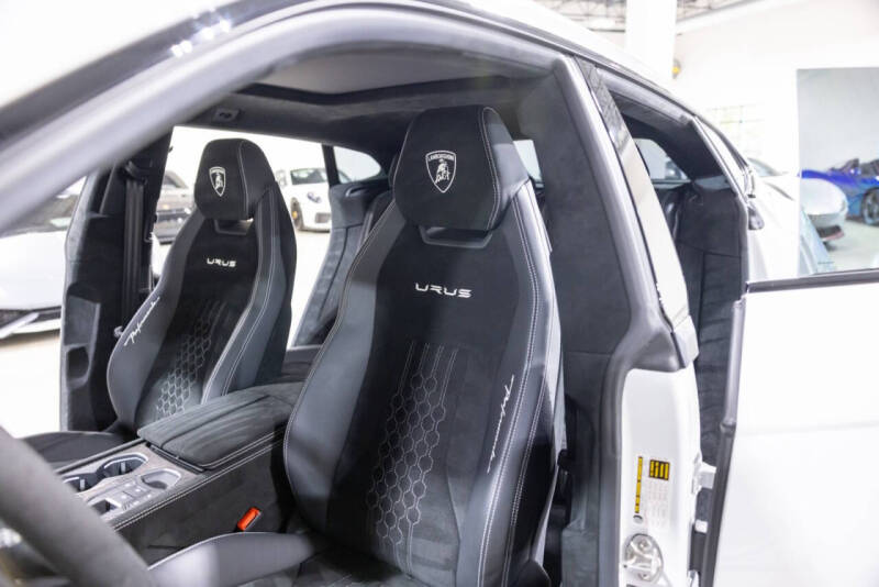 2023 Lamborghini Urus Performante