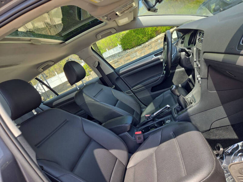 2017 Volkswagen Golf TSI S
