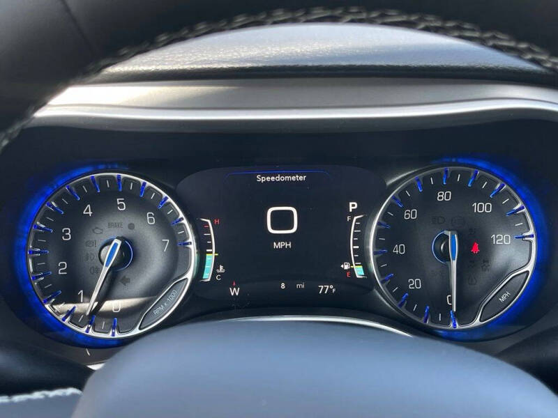 2027 Chrysler Pacifica Select
