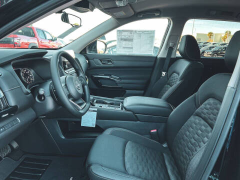 2025 Nissan Pathfinder S