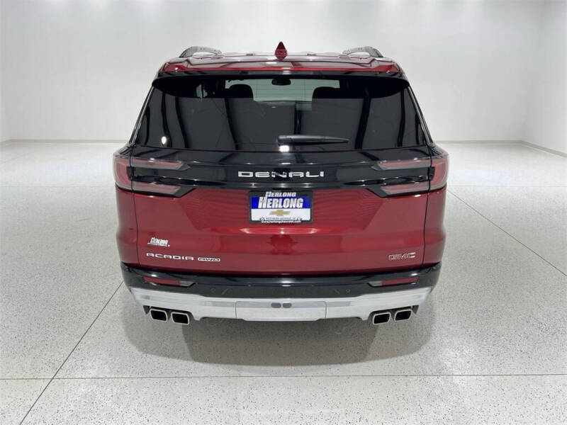 2024 GMC Acadia Denali