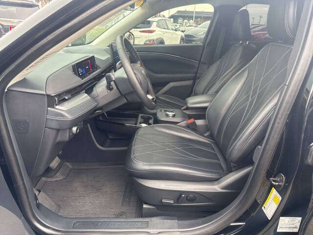 2022 Ford Mustang Mach-E Select