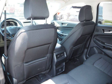 2020 Ford Edge SE