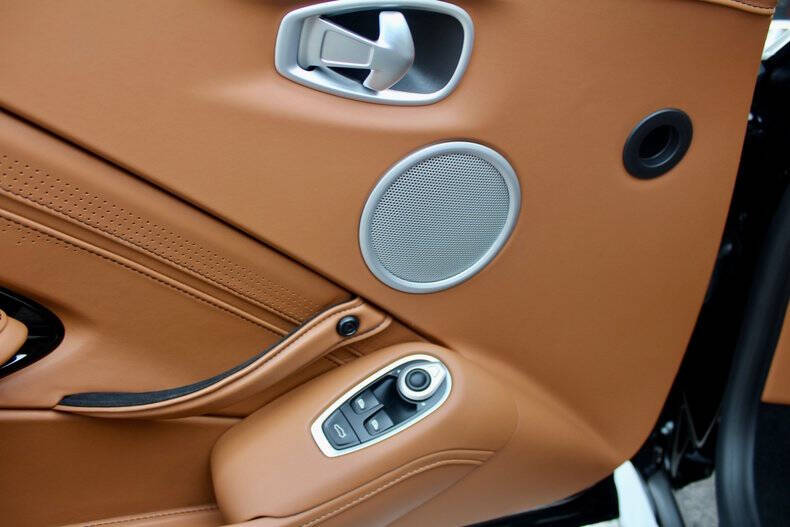 2023 Aston Martin Vantage