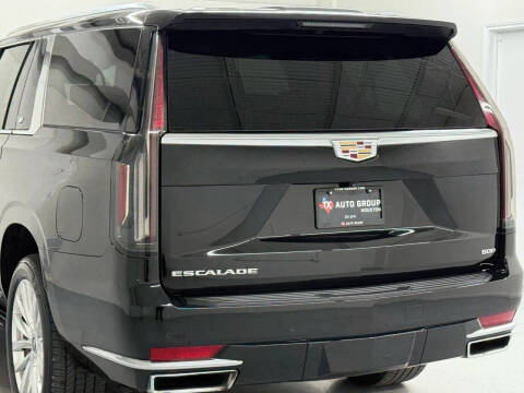 2023 Cadillac Escalade ESV Luxury