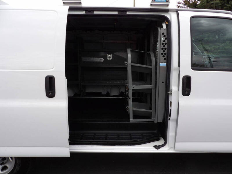 2022 Chevrolet Express 2500