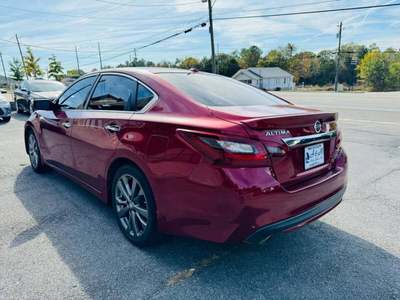 2018 Nissan Altima SR photo 5