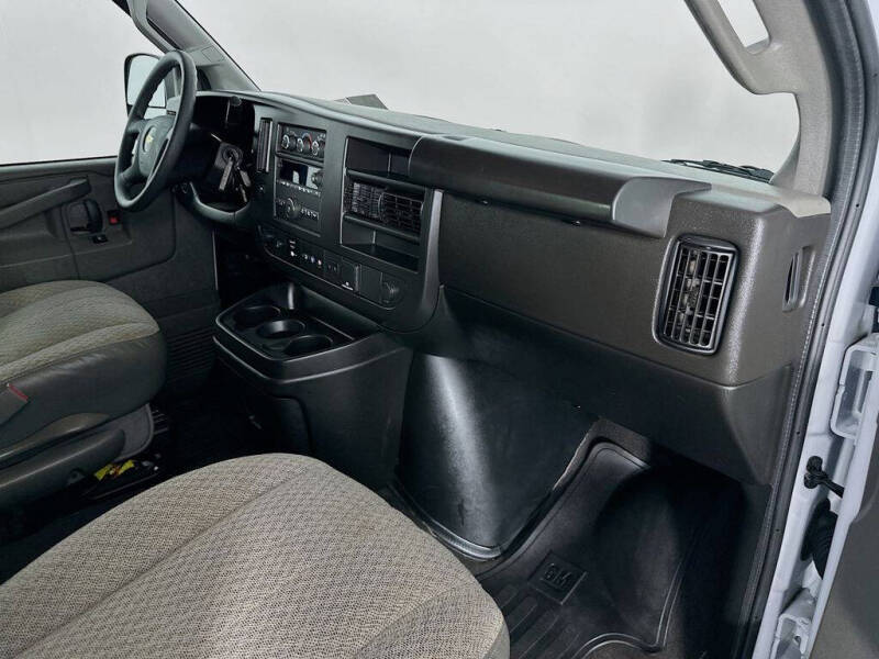 2024 Chevrolet Express LT 3500