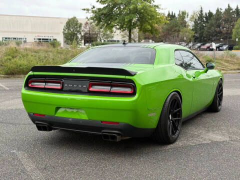 2017 Dodge Challenger 392 HEMI Scat Pack Shaker