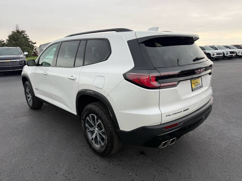 2024 GMC Acadia AT4