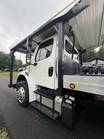 2019 Freightliner Business class M2