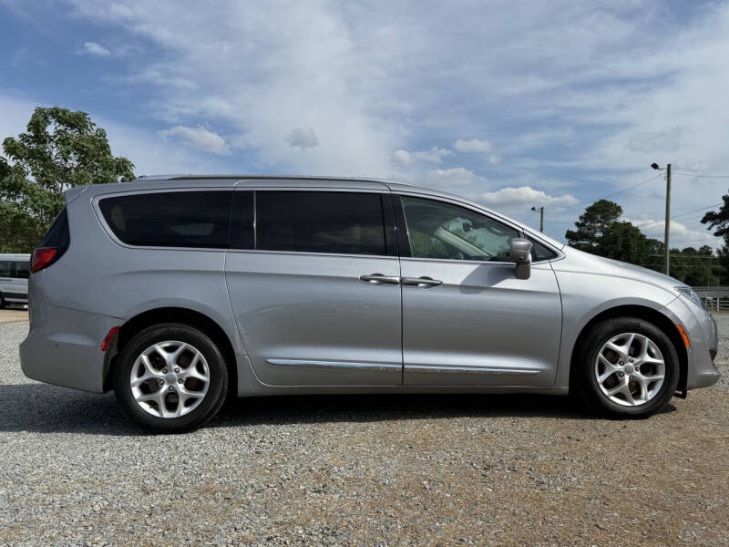 2020 Chrysler Pacifica Touring L