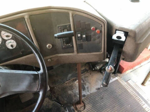 2001 International 3000IC