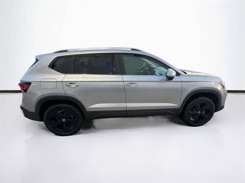 2025 Volkswagen Taos SEL 4Motion